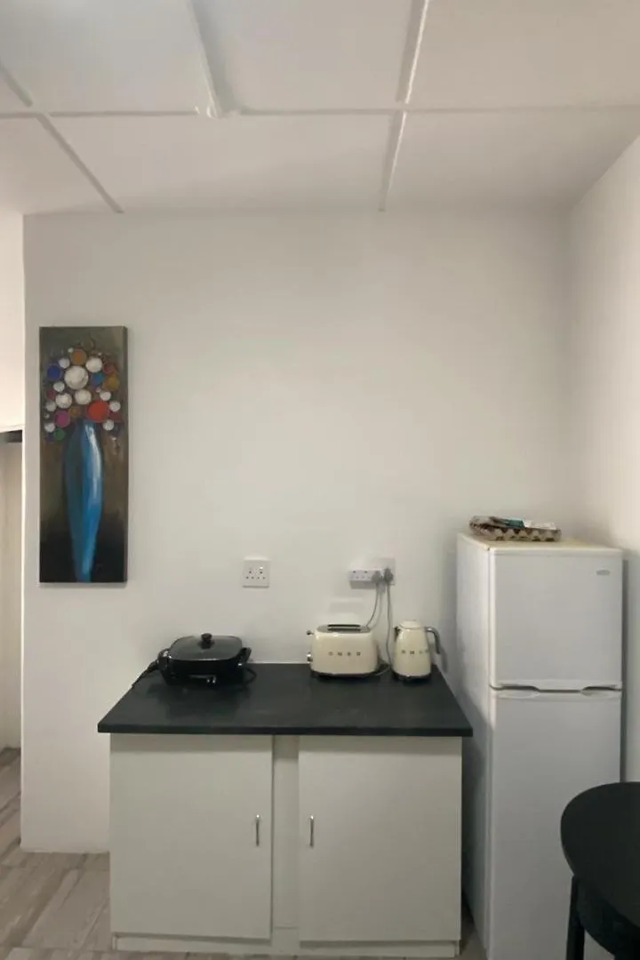 Modern Rooms Available Close To The Beach In Humewood Port Elizabeth Guest house
