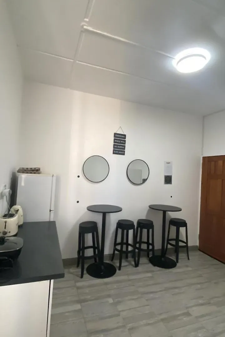 Modern Rooms Available Close To The Beach In Humewood Port Elizabeth 0*,  South Africa